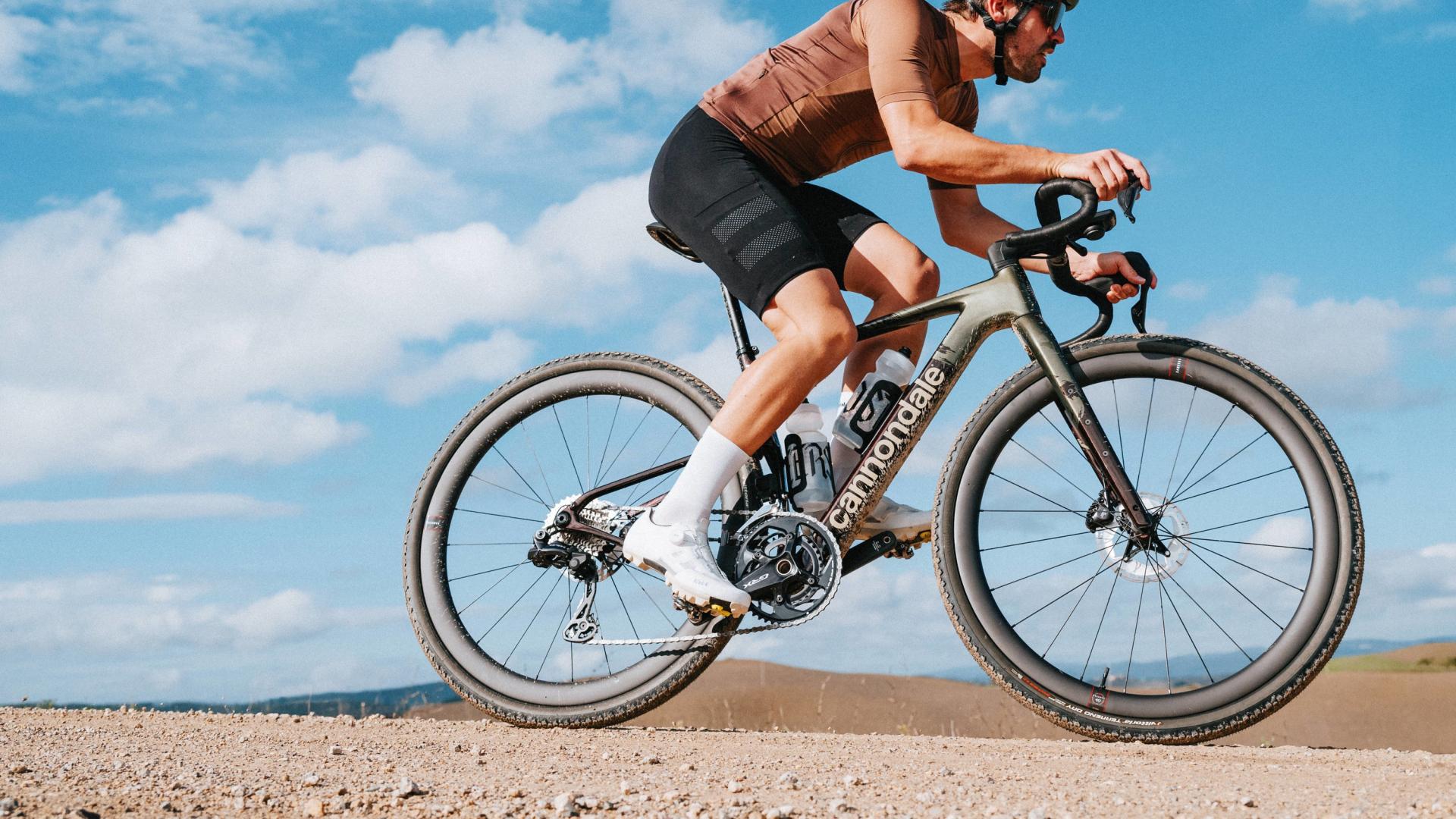 S odpružením a lepší než kdy dřív?! Cannondale představil nový Topstone Carbon!